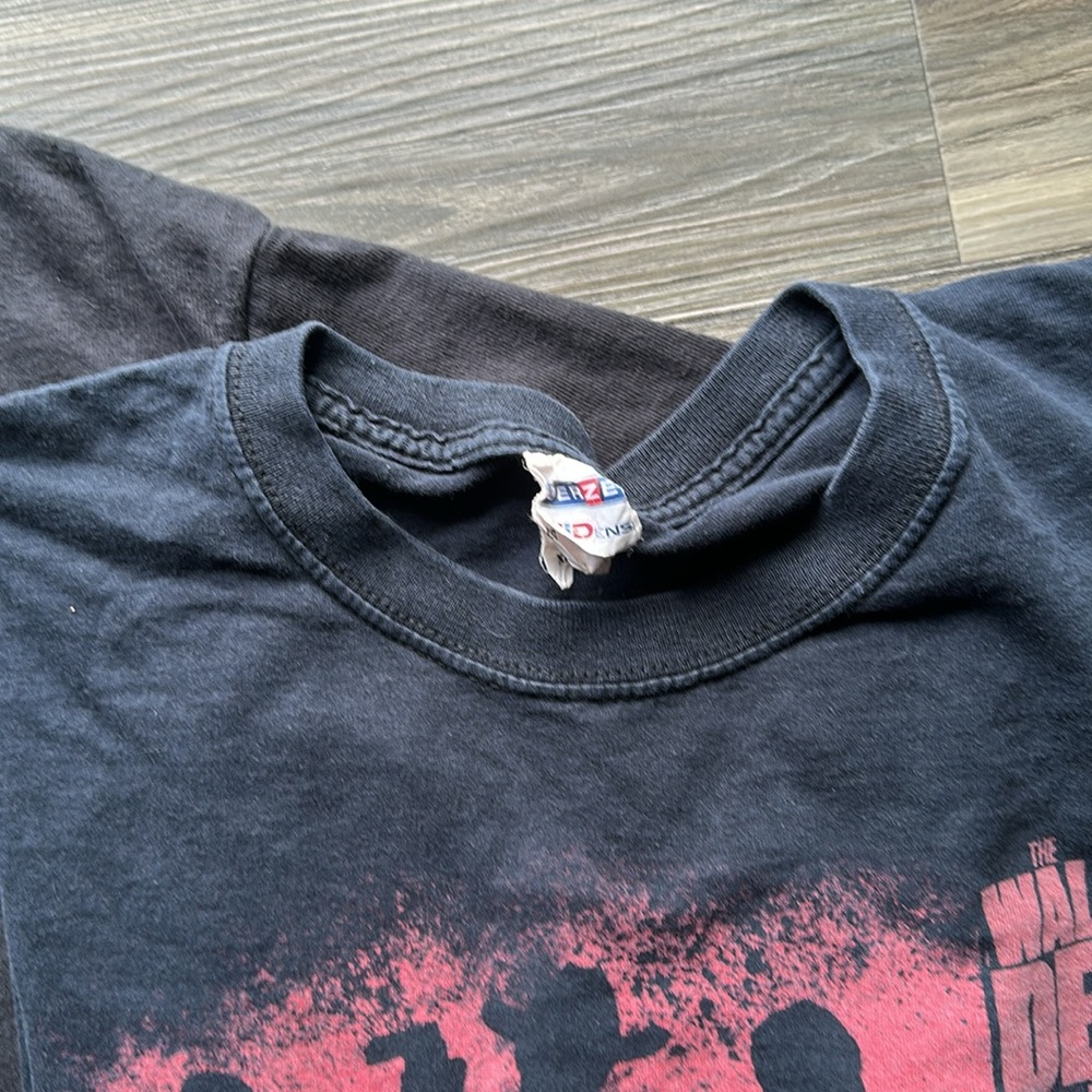 The Walking Dead 4 Tee Bundle - Picture 7 of 9
